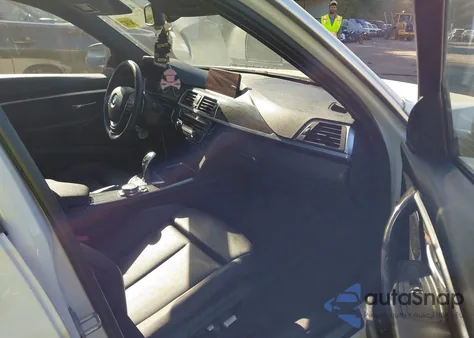 2017 BMW 330I xDrive из США, поврежденный, VIN WBA8D9G38HNU61373